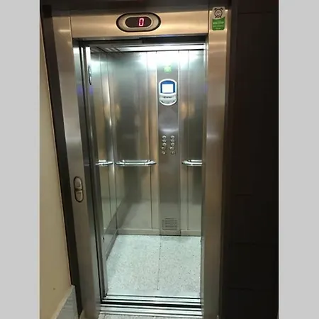 Loft Con Entrada Autonoma/terraza/wifi En Centro アパート *
